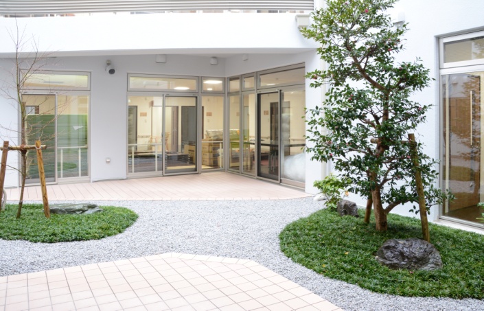 滋賀県大津市 地域密着型特別養護老人ホーム中庭