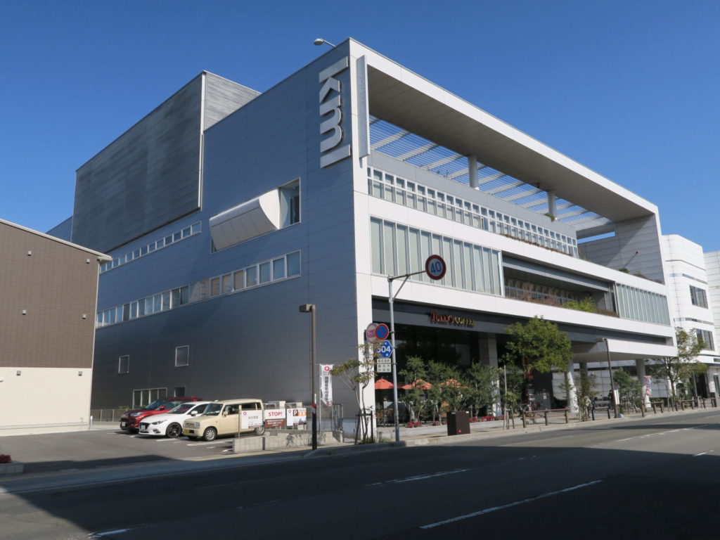 くわなメディアライヴ 桑名市立中央図書館 三陽アートギャラリー ちらっとのぞいてきました